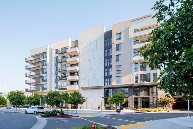 Building Photo - 3560 Rambla Pl