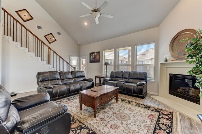Building Photo - 222 Eagle Ford Dr