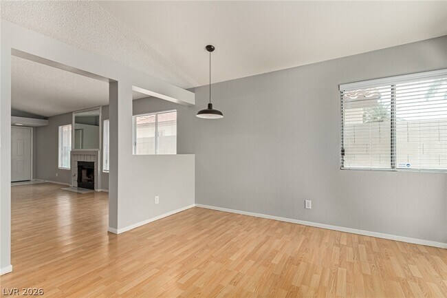 Building Photo - 2689 Rungsted St