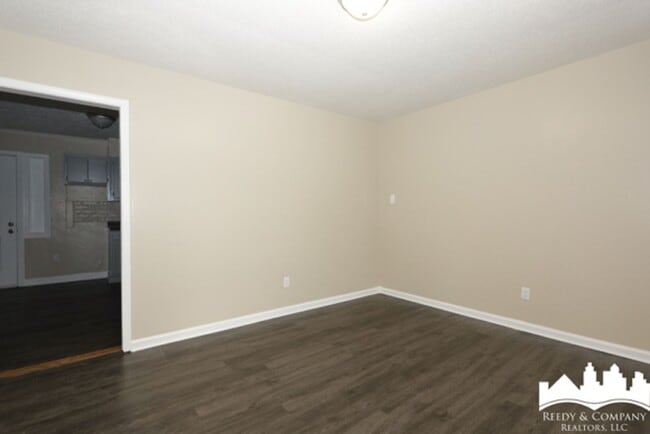 Building Photo - 6465 Forest Glen Dr