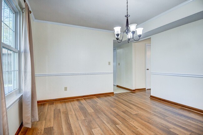 Building Photo - FOR RENT - INDIAN LAKES / SALEM AREA VIRGINIA BEACH!