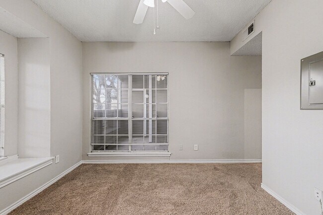 Building Photo - 3607 W Northgate Dr