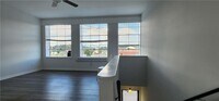 Building Photo - 16 S East St