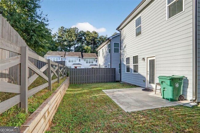 Building Photo - 1553 Spring Hollow Way