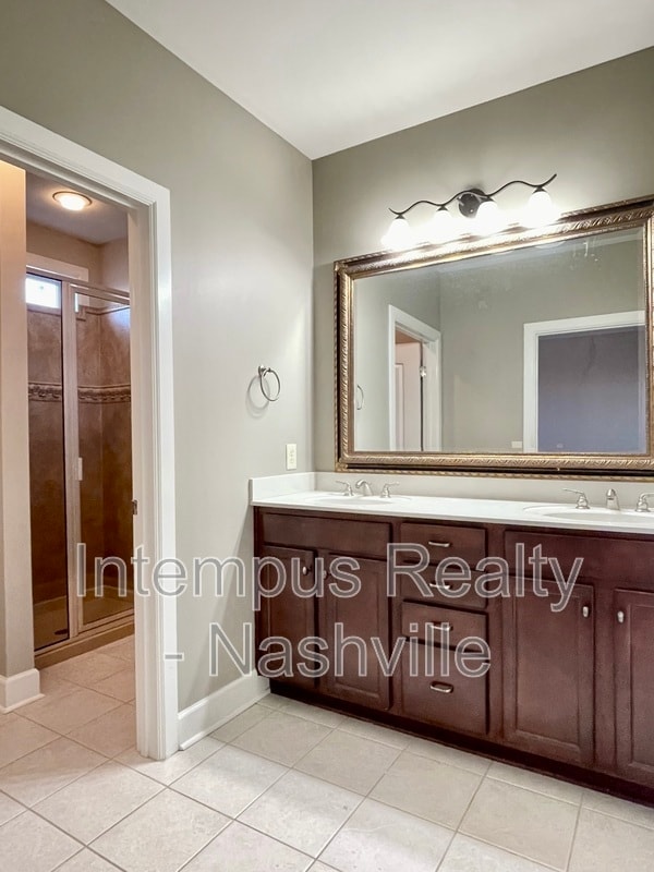 Building Photo - 307 Seven Springs Way