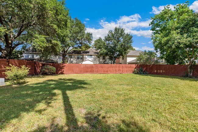 Building Photo - 15826 Jamie Lee Dr