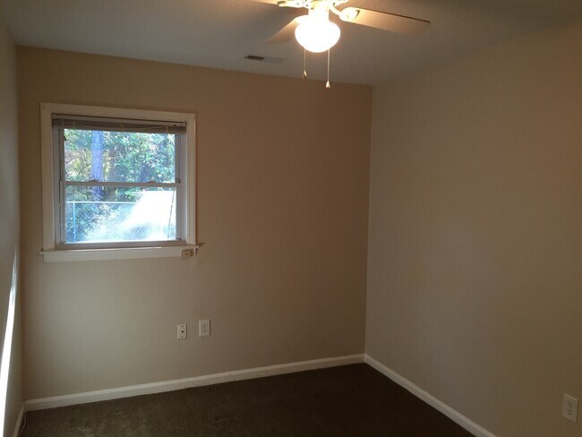 Building Photo - Pet Friendly! Three-bedroom Duplex Ranch Home in Surfside Beach! East of 17!