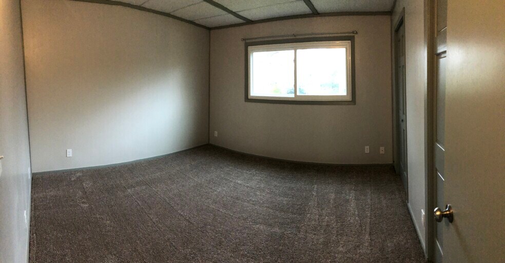 Master Bedroom - 1594 English St