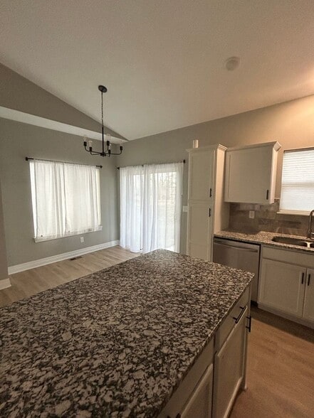 Building Photo - 1124 Sontag Ct