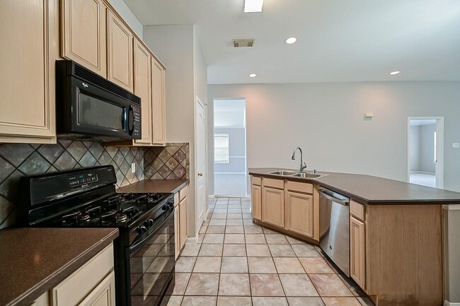 Building Photo - 11119 Fairway Dr