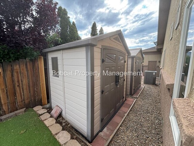 Building Photo - 963 Ranchview Cir