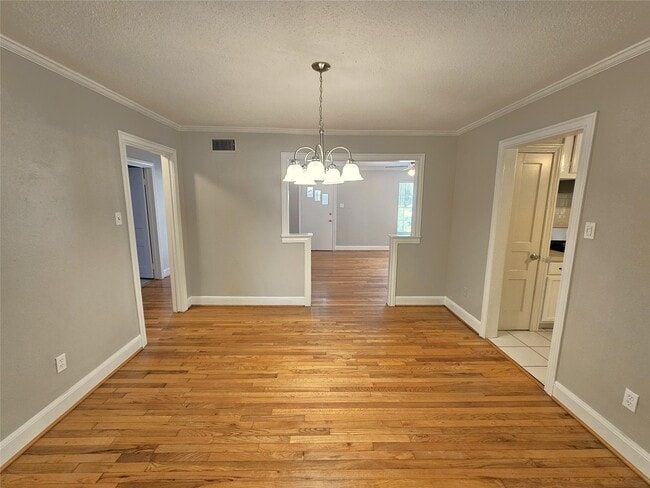 Building Photo - 6647 Sylvan Rd