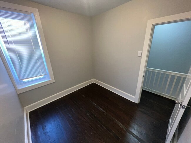 Building Photo - Beautiful 3 Bedroom Home