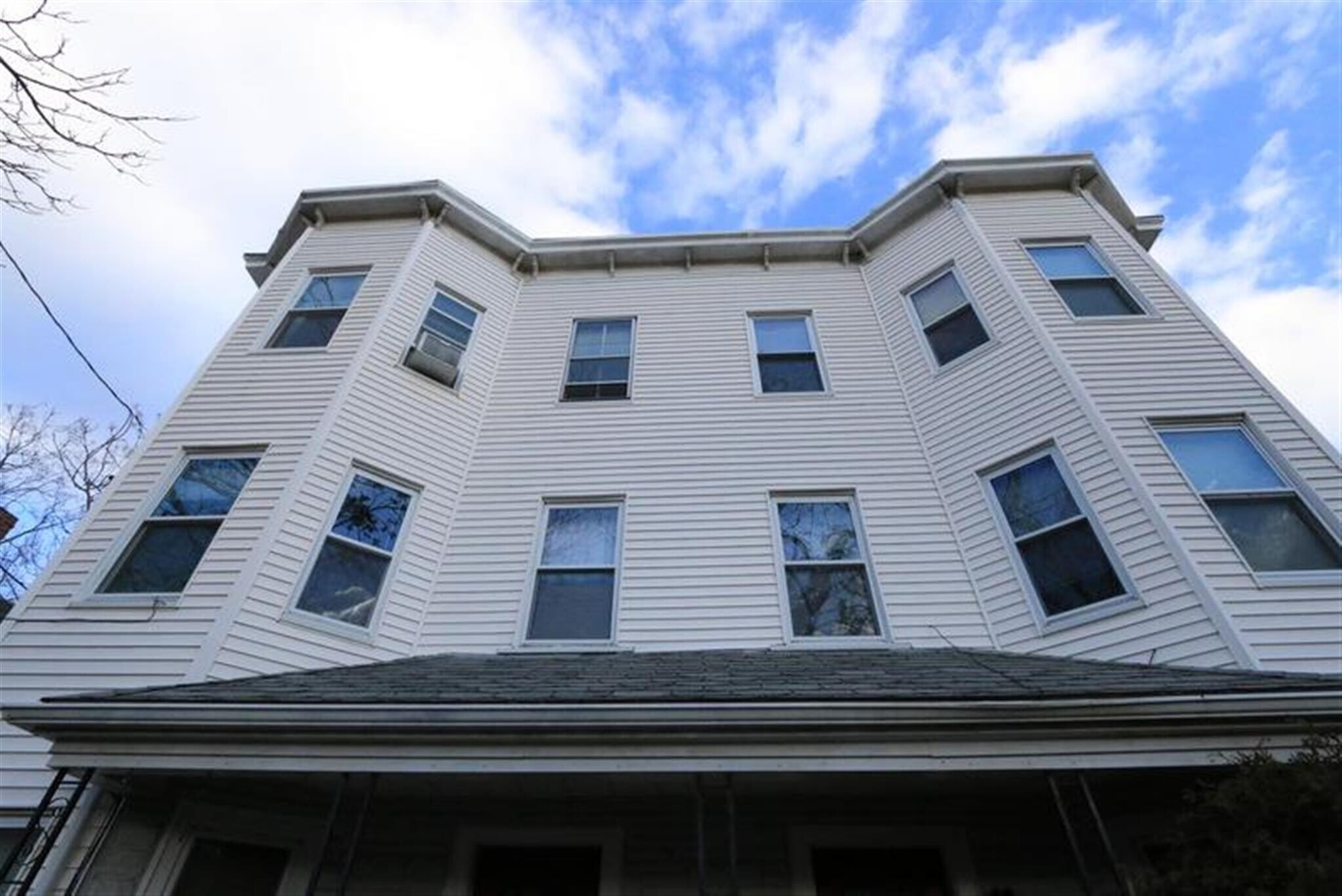 Building Photo - 18 White Street Pl
