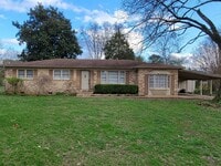 Building Photo - "Spacious 3-Bed Haven with Hardwood Floors in Huntsville – 2115 Sq Ft of Comfort!"