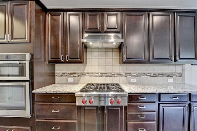 Building Photo - 11653 Parkside Ave