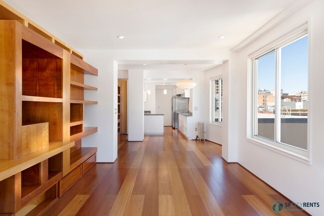 Building Photo - Union Square: Remodeled 1 Bed 1 Bath Corne...
