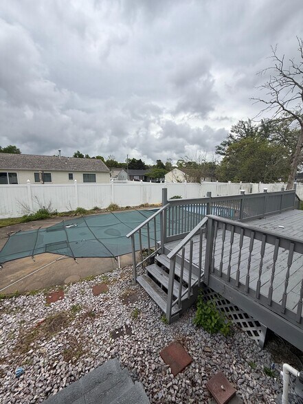 Building Photo - 1221 Windward Ave