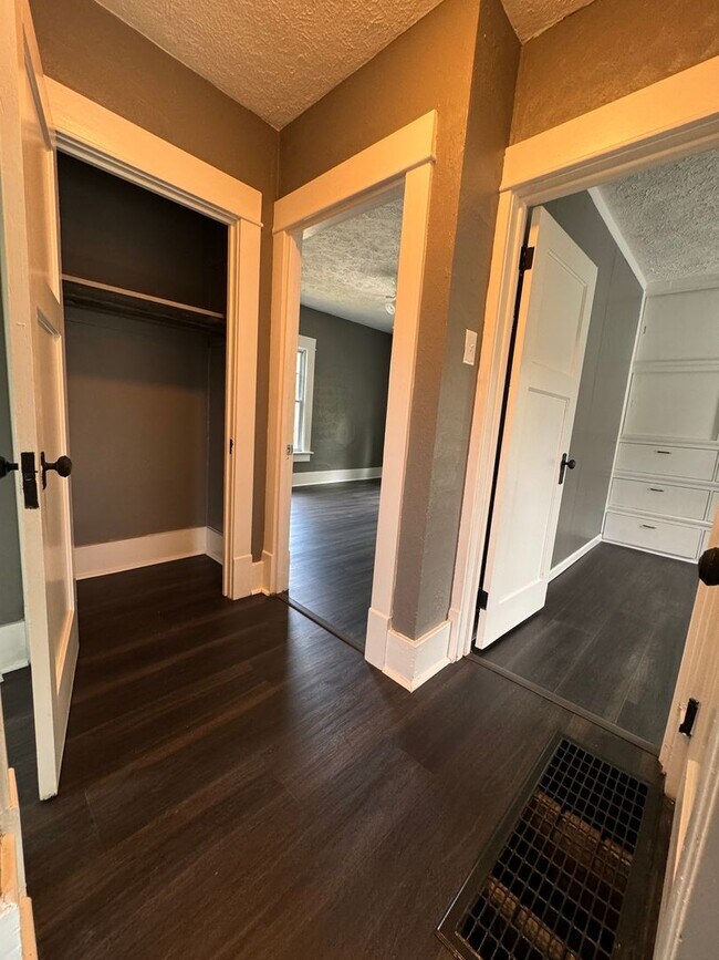 Building Photo - Rent to Own in Crestline Available Now
