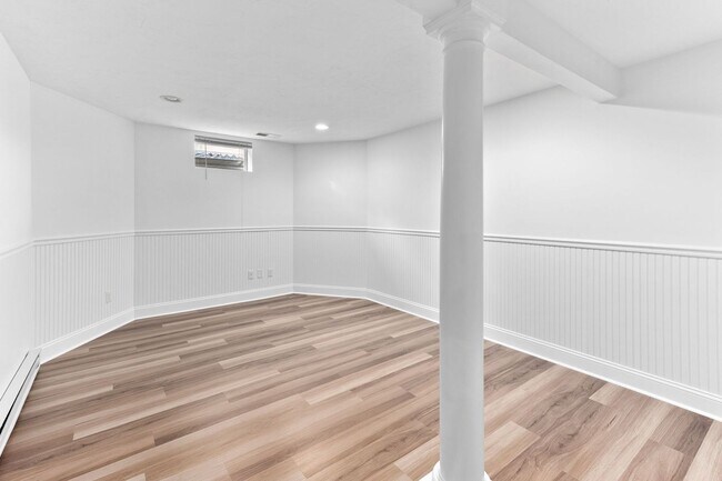 Building Photo - 5 Neff Dr