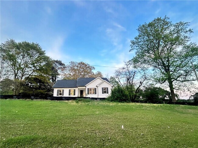 Building Photo - 3590 Chamblee Gap Rd