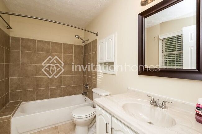 Building Photo - 260 Lantern Ridge Ct