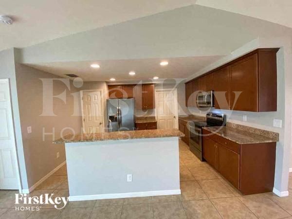 Building Photo - 1922 NW 20th Terrace