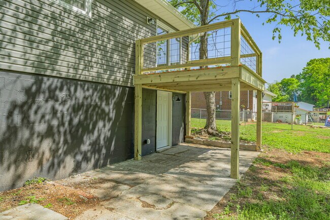 Building Photo - 2827 Shiloh Cir