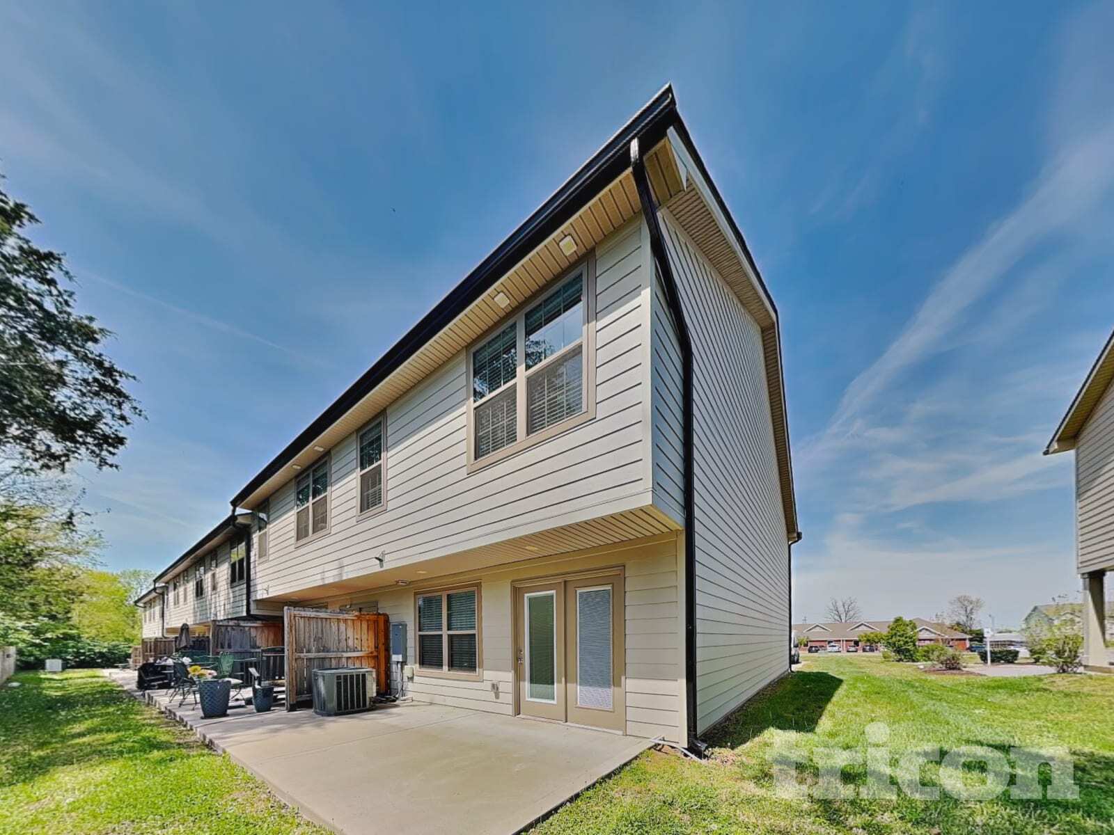 Building Photo - 220 Signature Pl