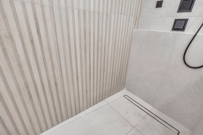 Building Photo - Elegant 4BR Home with Luxury Finishes and Premier Amenities in Marietta