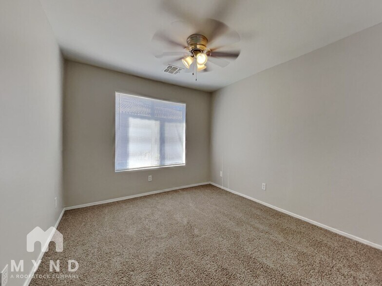 Building Photo - 13229 W Acapulco Ln