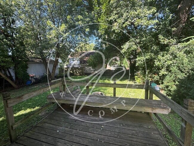 Building Photo - 2057 Wyndhurst Rd