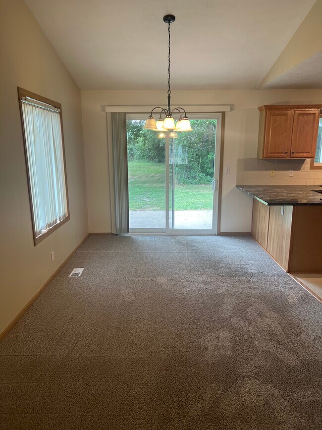 Building Photo - 11913 7 Pine Dr