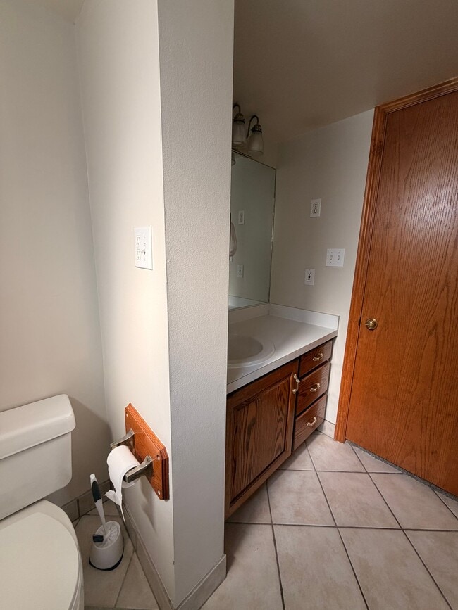 Building Photo - 486 Clover View Dr