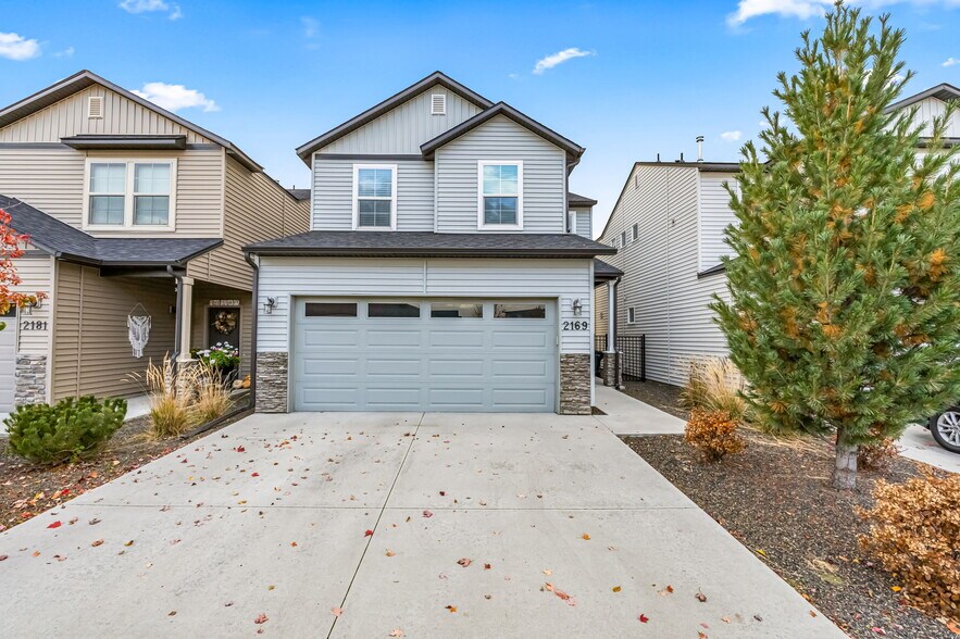 Primary Photo - 2169 S Hills Ave