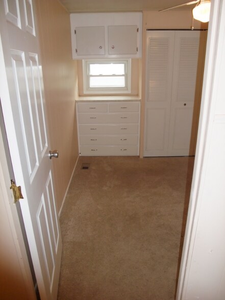 Building Photo - 5743 Sullivan Trail