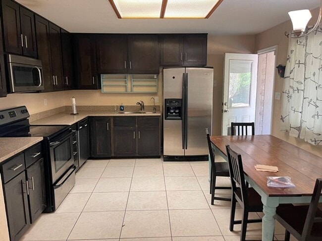 Building Photo - 3944 W Bethany Home Rd