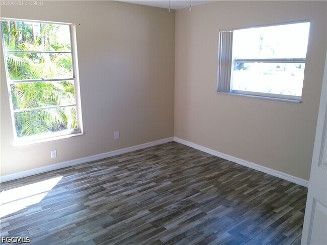 Building Photo - 1441 SE 11th St