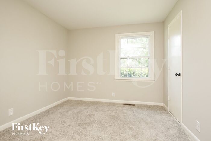 Building Photo - 209 Davis Park Dr