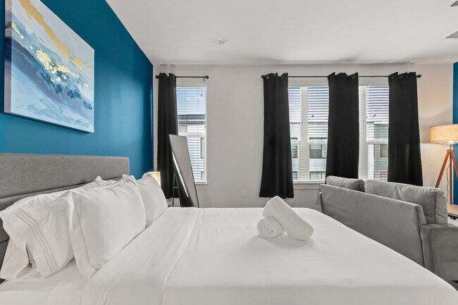 Building Photo - 2317 W Grace St