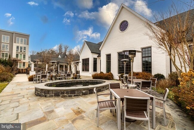 Building Photo - 7770 Belvale Dr