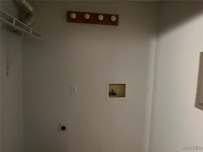 Building Photo - 543 Ontario St