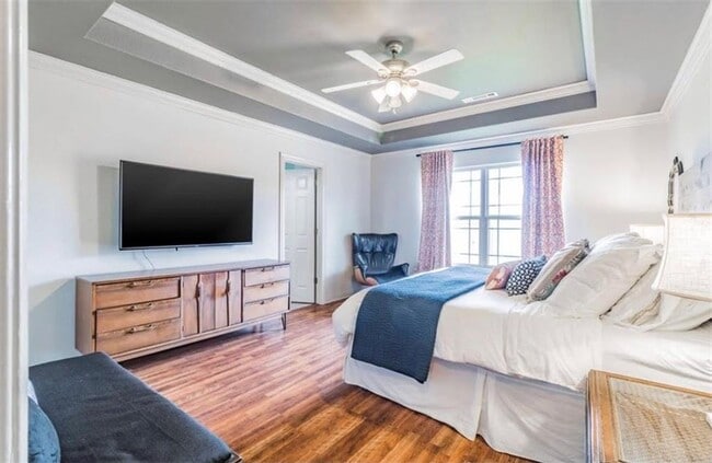 Building Photo - 3 bedroom 2 bath home in FAY, extra cared for, 2carG, fenced yard