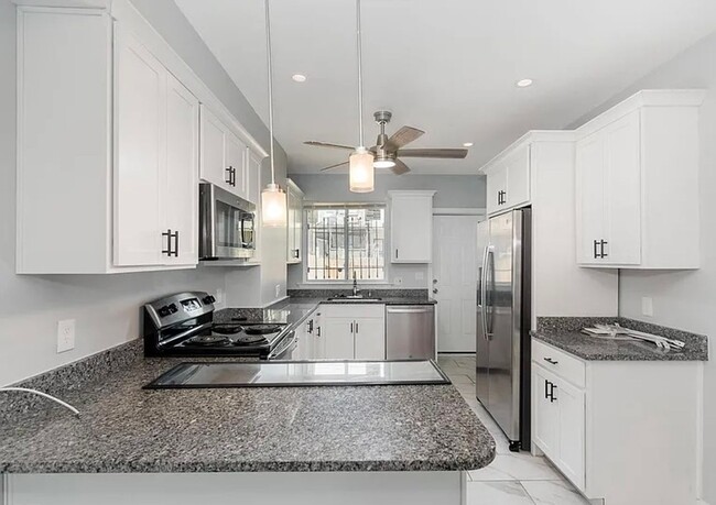 Building Photo - Stylish, Renovated Home Near Downtown Balt...