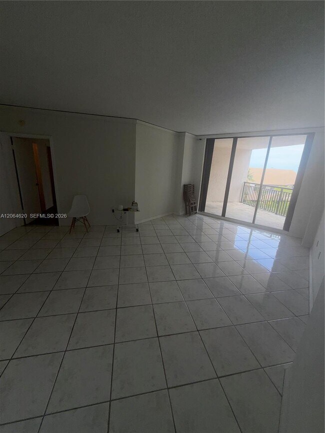 Building Photo - 540 Brickell Key Dr