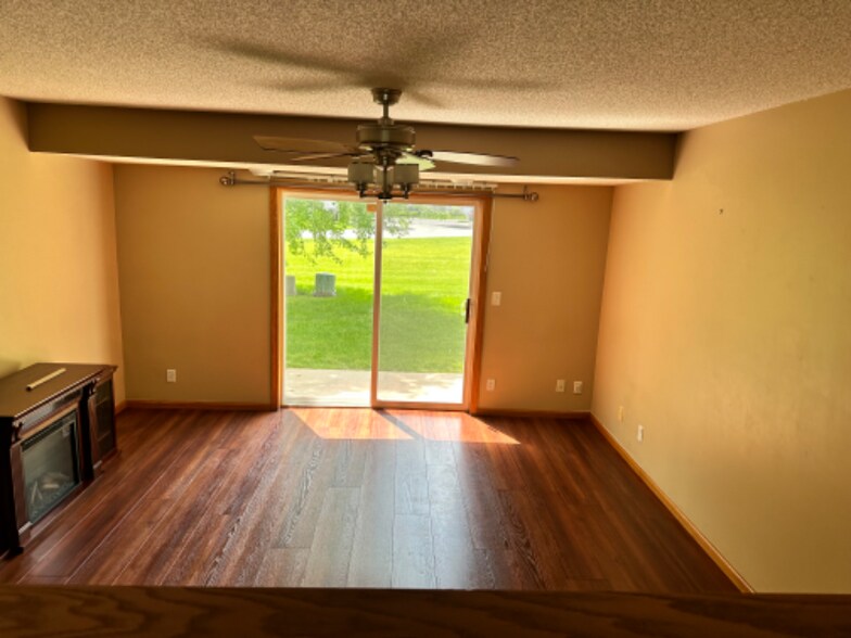 Primary Photo - 2146 Downing Ave