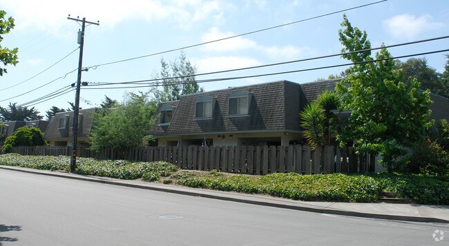 Building Photo - The Meadows Apartments