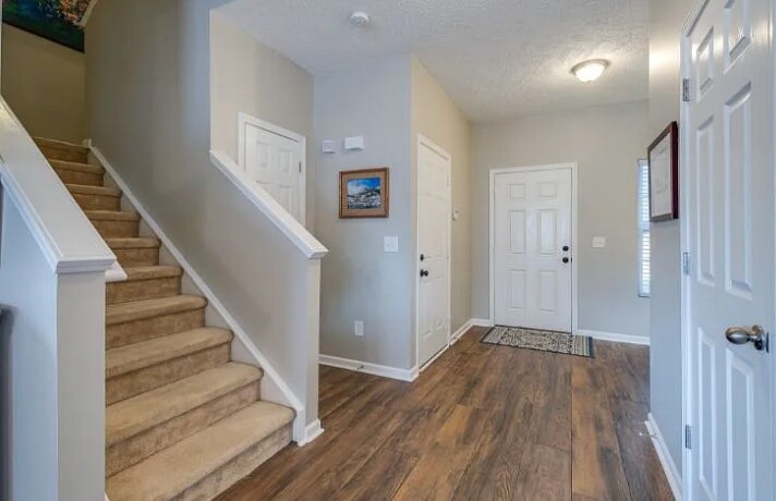 Building Photo - 8430 Charbay Cir