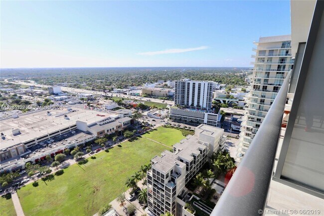 Building Photo - 121 NE 34th St