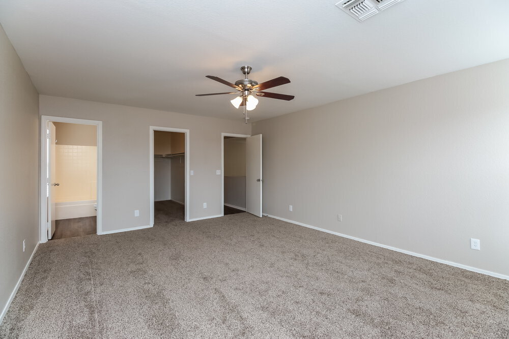 Building Photo - 2299 E Peach Tree Dr